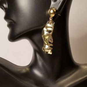 Unique gold earrings